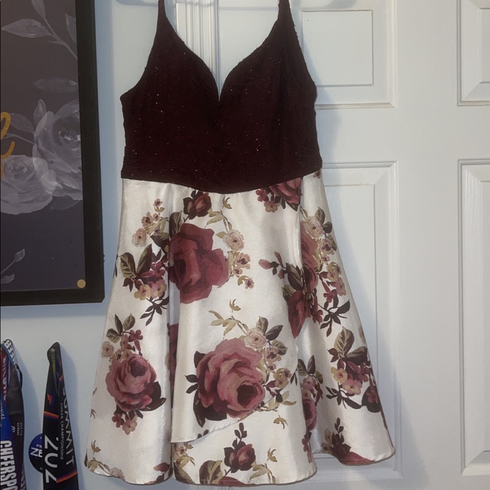 Dress - Picture 1 of 4